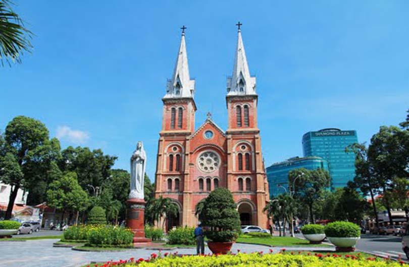 vietnam-saigon-notre-dame-cathedral